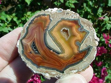 Baker egg with incredible agate colors and banding, Deming, New Mexico