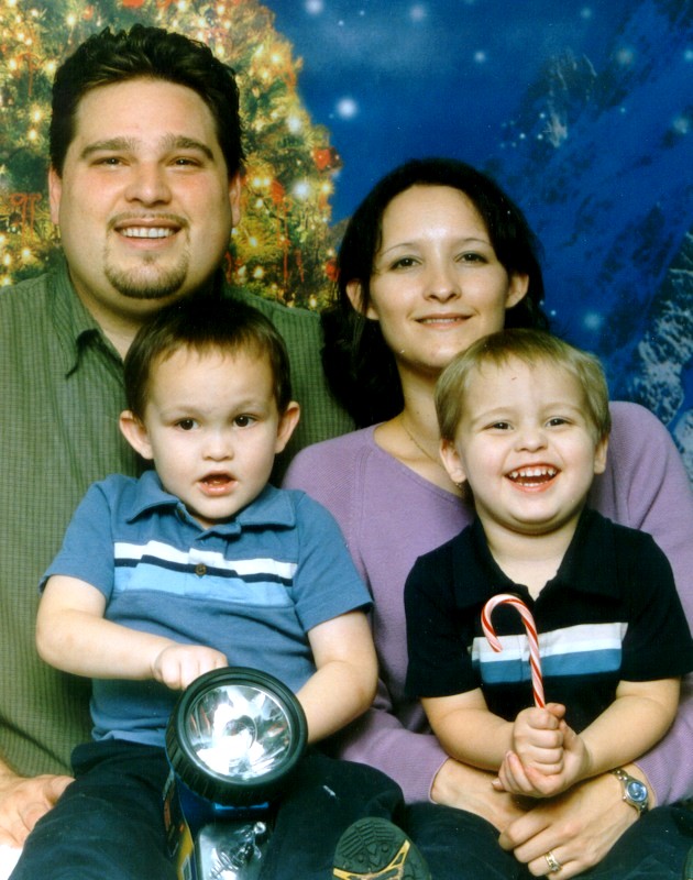 Chris, Janna,
                    Geoff and Connor - Atlanta Nov 2005