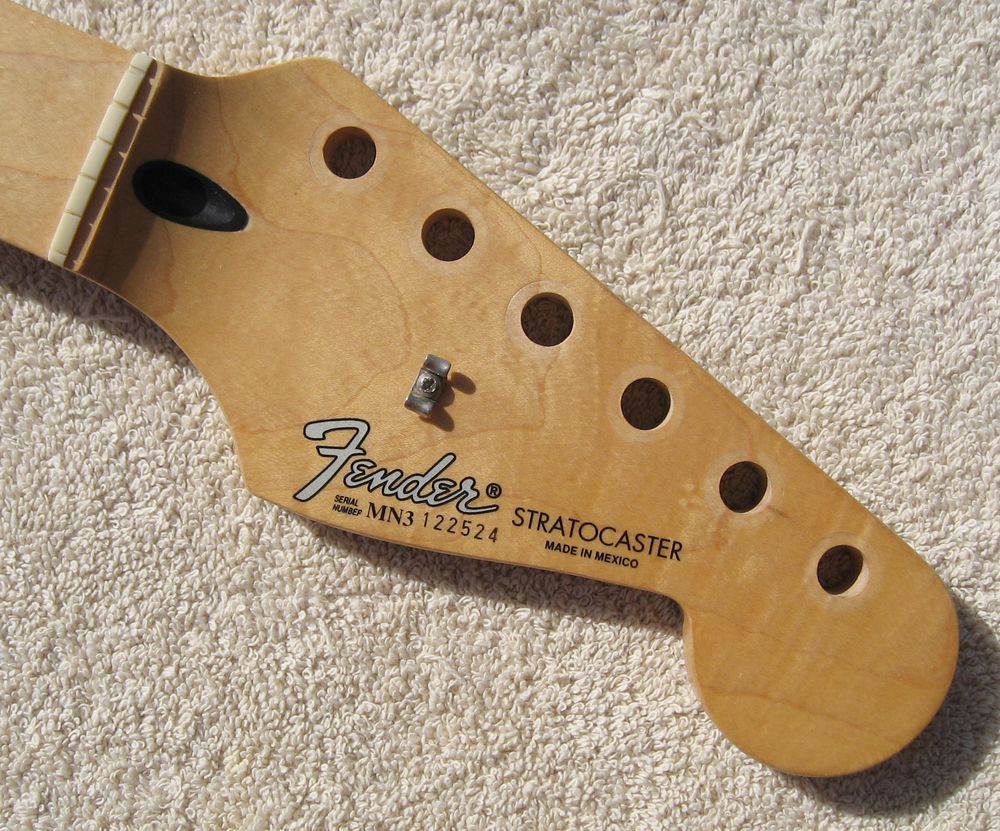 Genuine 1993 Fender Stratocaster Strat Maple Neck MN3 MIM Silver