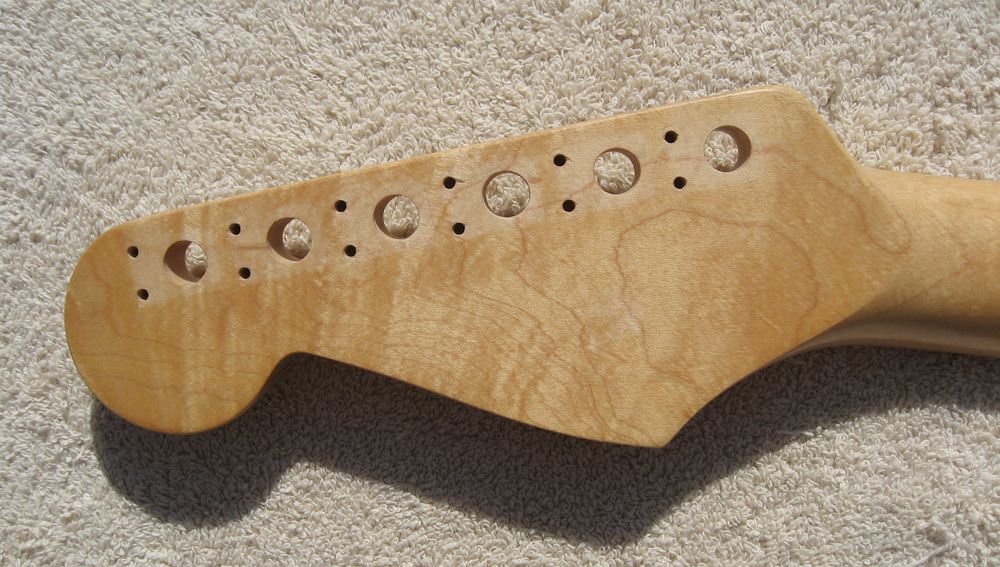 メーカー不明ストラトキャスター FENDER JAPANネック 不明ボディ コンポーネント フェンダー ストラト