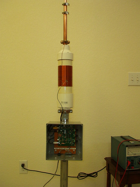 Transmitter and antenna